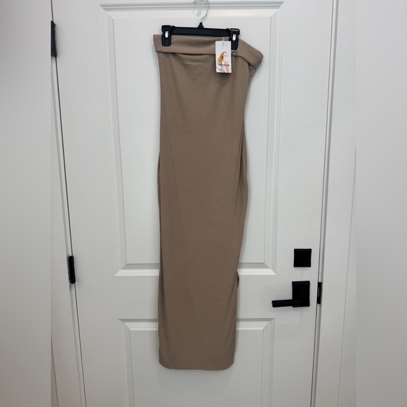 Women’s Summer Bodycon Maxi Ribbed Strapless Tube Dress - Picture 2 of 7